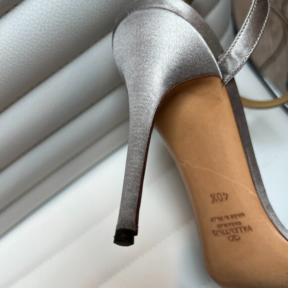 VALENTINO GARAVANI high heels in gray shiny fabric. Size 9.5 - Picture 5 of 9